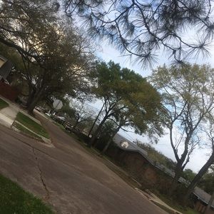 Meet your Posher, Elia